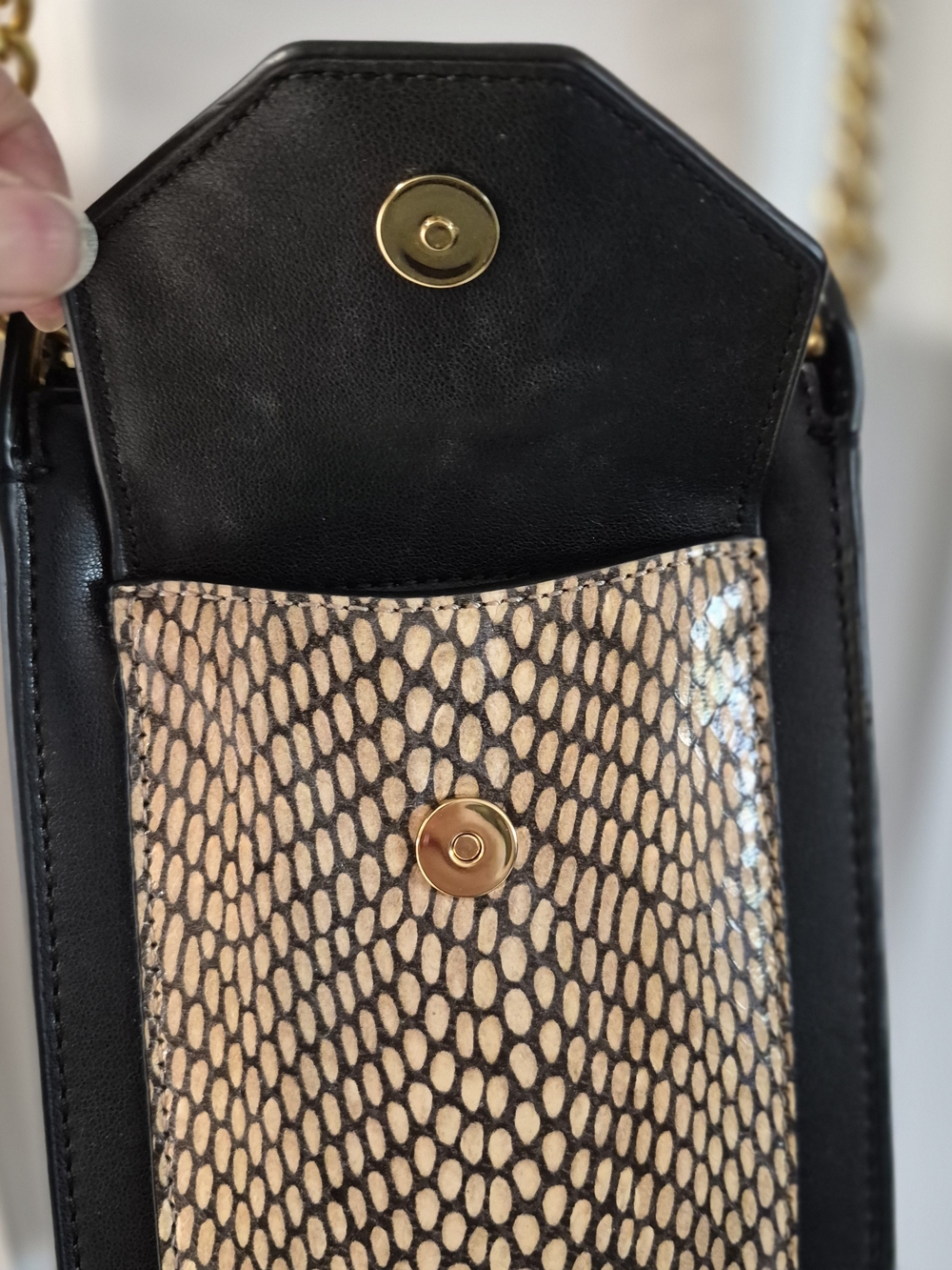 DKNY Black Leather Crossbody Bag Phone Holder Wallet - Picture 3 of 7